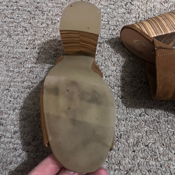 Great condition! Worn maybe twice. Open toe suede clogs. - Picture 4 of 5